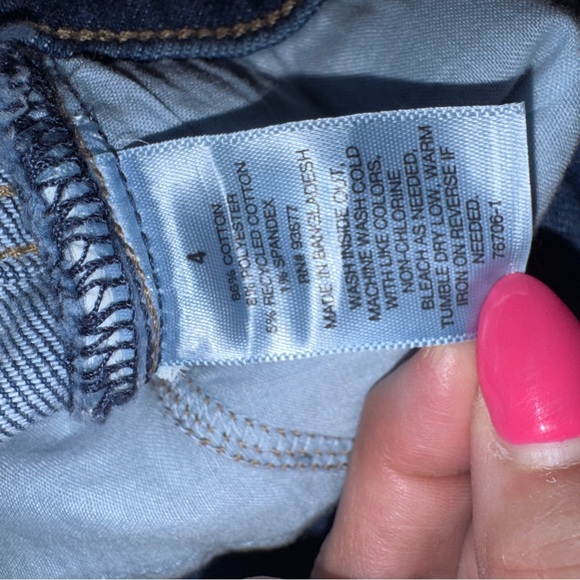 a.n.a Women's Studded Blue Jean Shorts Size 4-EUC - Picture 5 of 5